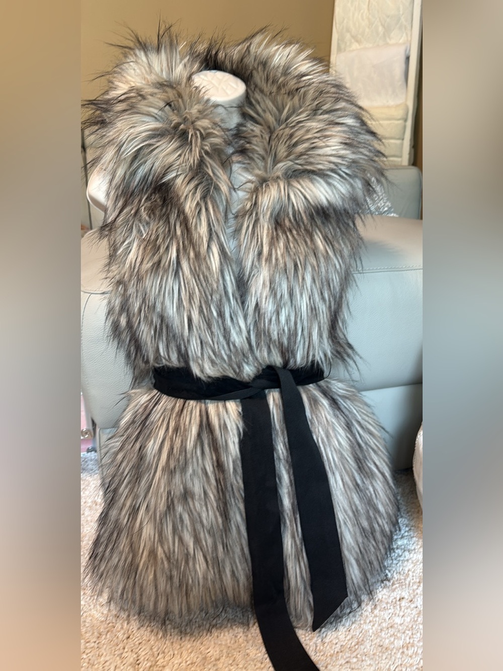 New Arden B faux fur vest black white gray tan women’s small 27” long